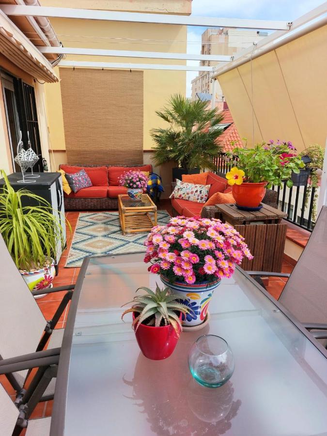 フエンヒロラCozy Penthouse With Excellent Locationアパートメント エクステリア 写真